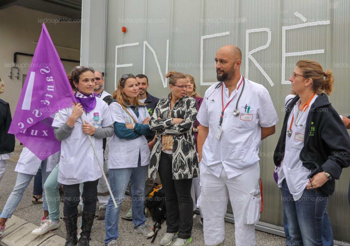 DDes infirmières et aides-soignants sont en grève illimitée depuis le 27 mars. Archives photo Le DL/Fabrice HÉBRAR - Par Thibaut CARAGE | Publié le 27/07/2019